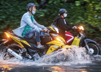 Triều cường cao vào chiều tối, người dân TP.HCM du xuân cần chú ý