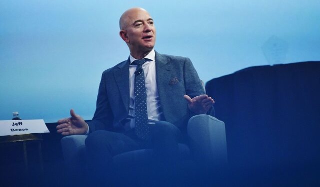 Ông chủ Amazon thực hiện đợt bán cổ phiếu lớn nhất 3 năm