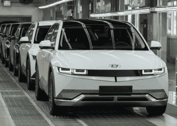 Chi phí sản xuất ô tô điện sẽ thấp hơn xe xăng, dầu vào năm 2027