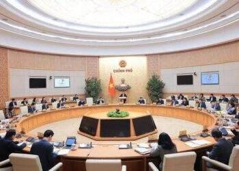 Có bằng cử nhân chính trị có thể thay thế cao cấp lý luận chính trị?