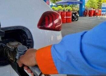 Cuộc 'chạy đua' của hơn 7.000 cửa hàng xăng dầu