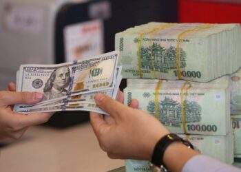 Ngân hàng tăng mạnh giá đô trong tháng 2