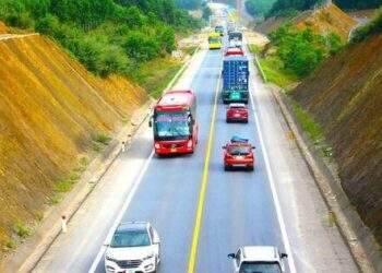 Sẽ cấm xe khách, xe tải nặng vào cao tốc Cam Lộ