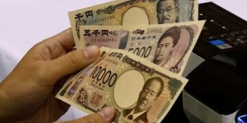 Đồng yên chạm đáy 34 năm, Nhật Bản sẽ can thiệp bằng cách nào và thách thức là gì?