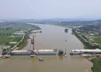 Bắc Giang bối rối về dự án cầu Đồng Việt