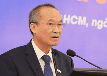 Bộ Công an nói Chủ tịch Sacombank Dương Công Minh không bị cấm xuất cảnh