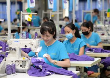 Dệt may Việt Nam gia tăng lợi thế cạnh tranh bằng chiếu sáng xanh