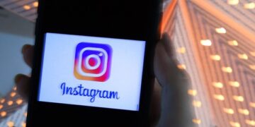 Instagram làm mờ tin nhắn có ảnh khỏa thân