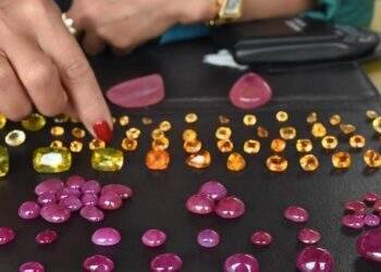 Những phiên chợ đặc biệt, chỉ bán một loại hàng hóa ở Việt Nam