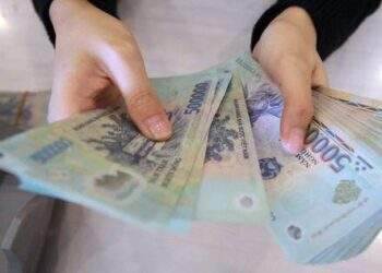 'Ông lớn' giảm lãi suất, các ngân hàng cổ phần tăng nhẹ
