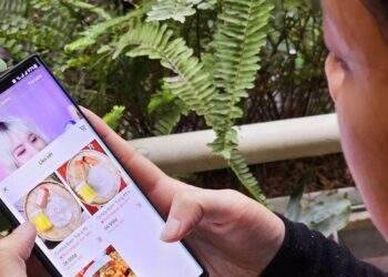 Shopee, Lazada, TikTok kiếm nghìn tỷ tại Việt Nam nhờ phục vụ chị em
