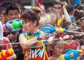 Thái Lan rẻ gây sốc, Việt Nam vẫn 'trên trời'