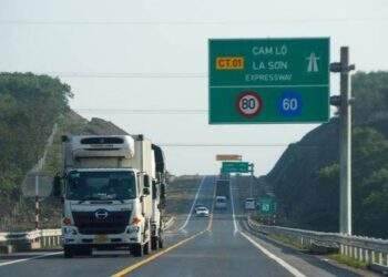Tìm giải pháp hạn chế tai nạn trên cao tốc Cam Lộ - La Sơn sau khi phân luồng