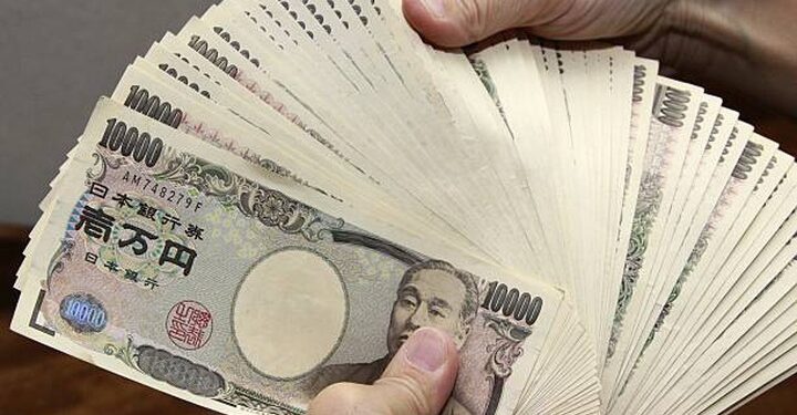 Đồng yen giảm xuống mức thấp kỷ lục mới