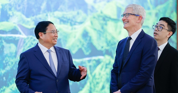 Thủ tướng Chính phủ đề nghị Tim Cook đưa doanh nghiệp Việt Nam vào sâu chuỗi giá trị của Apple
