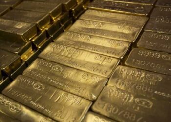 Giá vàng thế giới nhích lên trước báo cáo lạm phát Mỹ, trong nước giằng co