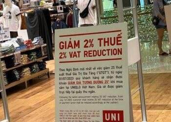 Doanh nghiệp lo mất hợp đồng bởi tranh cãi thuế suất VAT 8% hay 10%