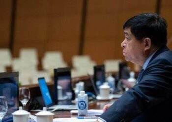 Sao cùng là hỗ trợ, các nước cho dân 1.000-2.000 USD còn ta lại vướng mọi thủ tục, quy trình?