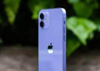 iPhone 12 rớt giá mạnh, sức mua tivi giảm không phanh