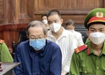 Bán kit test Việt Á cho Bệnh viện TP Thủ Đức, công ty trung gian lãi đậm cỡ nào?