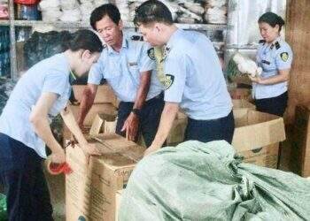 Cục QLTT Đà Nẵng "bám" chặt thị trường xuyên mùa lễ hội