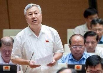 Đại biểu nói "không nên thu của người nghèo trả cho người giàu"