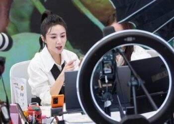 Đề nghị đánh thuế VAT hàng nhập dưới 1 triệu đồng qua Shopee, Lazada, Tiki, TikTok