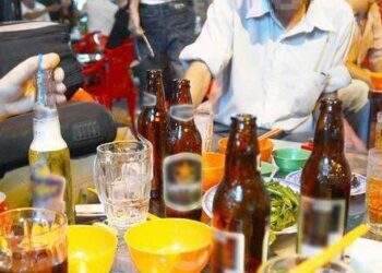Đề xuất đánh thuế tiêu thụ đặc biệt 100% đối với rượu bia, nước giải khát có đường bị đưa vào diện chịu thuế