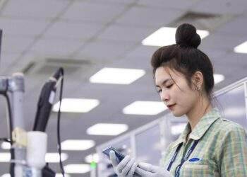 Doanh nghiệp điện tử Việt 'mơ quá xa để tuột tay cơ hội gần kề'