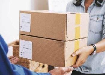 Làm bưu chính chui, Fly Express bị phạt 15 triệu đồng