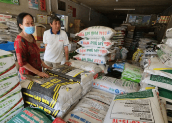 Phản đối đề xuất đánh thuế VAT 5% phân bón, lo nông dân "gồng mình" gánh thay doanh nghiệp