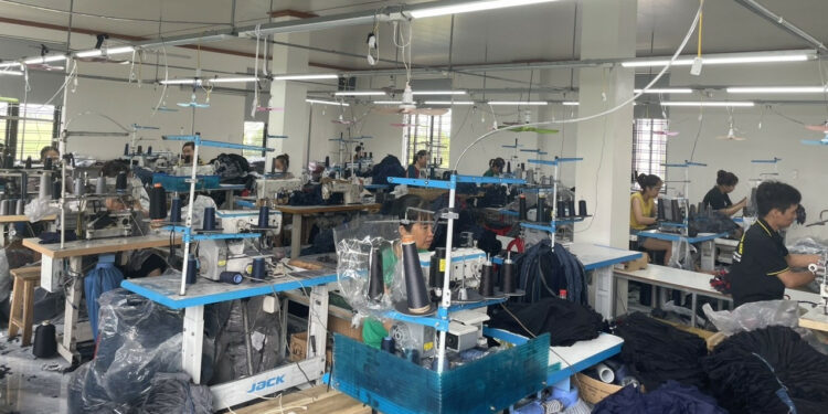 Tăng 300% đơn hàng trong 3 tháng, hộ làng nghề Nam Định khởi sắc nhờ dự án TMĐT