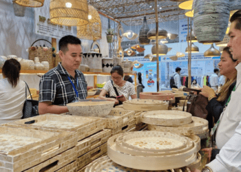 Xuất khẩu trong bối cảnh thế giới biến động: Tận dụng các FTA và nhà phân phối lớn