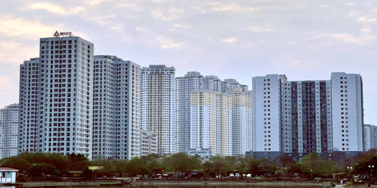 Giá căn hộ chung cư Hà Nội có diễn biến mới; nhà giá rẻ sắp đổ bộ Thủ đô