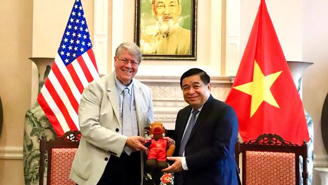 Việt Nam và Hoa Kỳ tăng cường hợp tác đầu tư trong lĩnh vực bán dẫn và AI