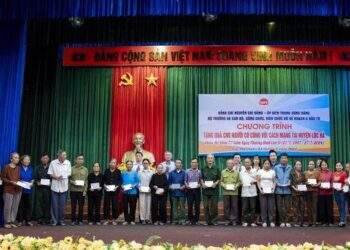 Bộ Kế hoạch và Đầu tư tri ân các anh hùng liệt sĩ, gia đình người có công với cách mạng