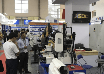 Có phải Việt Nam chỉ đóng góp mỗi bao bì trong chiếc điện thoại, máy tính, tivi khi xuất khẩu?
