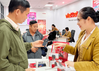 Hỗ trợ khách hàng lớn tuổi, Viettel cung cấp điện thoại phím bấm 4G giá hấp dẫn