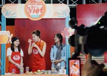 Hơn 6.500 đơn hàng đặc sản Việt bán ra chỉ trong 2 tiếng livestream