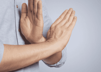 Ký 3 Báo cáo tài chính trái luật, giá trị hợp đồng 100 triệu đồng