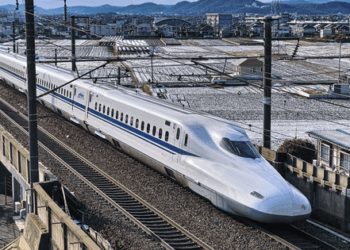 Phấn đấu năm 2035 hoàn thành đường sắt cao tốc Bắc Nam, nghiên cứu tốc độ 350km/h