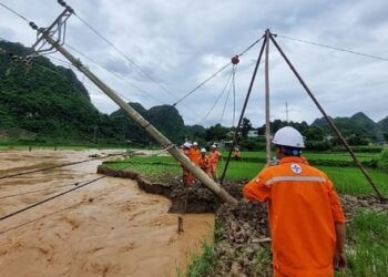 Sau mưa lũ, hơn 15.000 khách hàng ở Sơn La đã được cấp điện trở lại