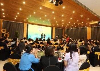 Tạp chí Kinh tế Việt Nam tri ân đối tác, giới thiệu sản phẩm chiến lược ứng dụng AI tạo sinh
