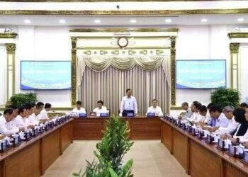 Thành phố Hồ Chí Minh tăng cường tháo gỡ vướng mắc, thúc đẩy tăng trưởng 6 tháng cuối năm