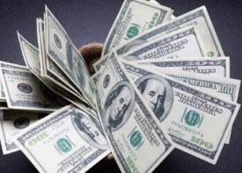 Thị trường tự do "rơi" gần 500 đồng từ đỉnh