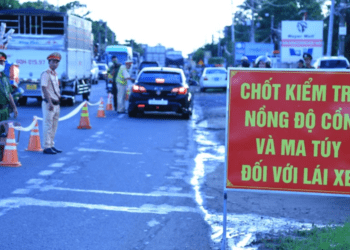 Ùn tắc giao thông, tai nạn do vi phạm nồng độ cồn giảm sâu nửa đầu năm