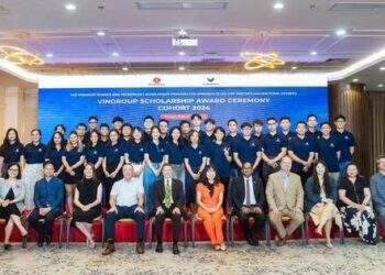 Vingroup trao hơn 640 tỷ đồng Học bổng Khoa học Công nghệ trong 6 năm