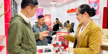Hỗ trợ khách hàng lớn tuổi, Viettel cung cấp điện thoại phím bấm 4G giá hấp dẫn
