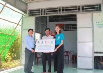 425 hộ nghèo tại Cà Mau có nhà mới chống chịu được thiên tai