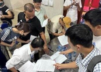 Hanoi suburban district sells land in all-night auction
